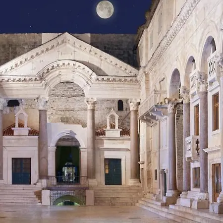 Illyria Luxury Split