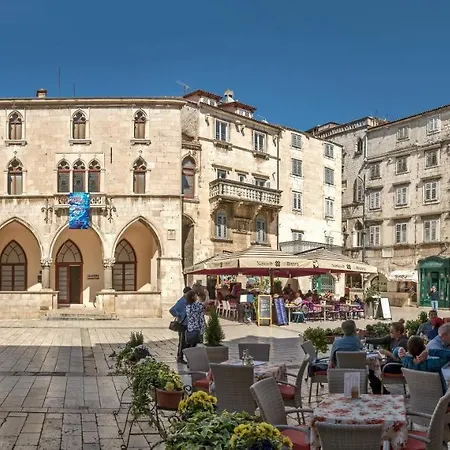 Illyria Luxury Apartament *